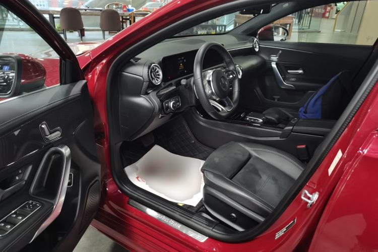 Used Mercedes-Benz A-Class 2022 Revised Version A 200 L Sport Sedan Fashionable Style
