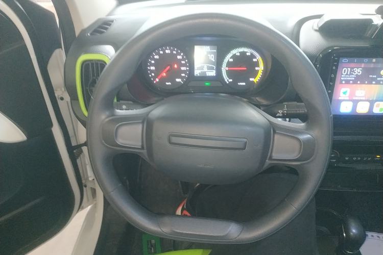 Used Roewe Clever 2021 302 km New Four-Seater Super-Efficient Version Steering Wheel