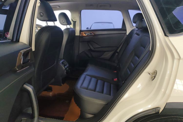 Used Volkswagen Tharu 2020 280TSI Two-Wheel-Drive Flagship Version China VI Left Rear Seat