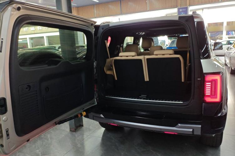 Used Formula Leopard Leopard 8 2025 Smart & Brave Flagship Edition 7 Seats