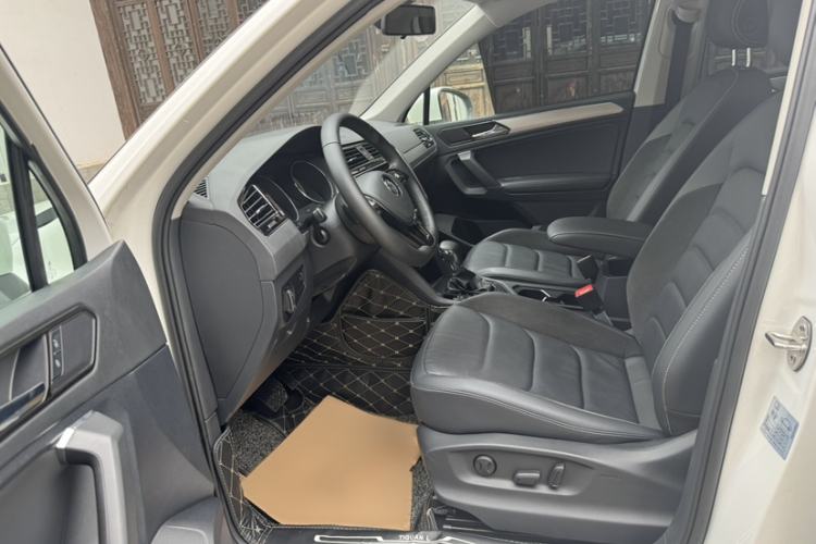 Used Volkswagen Tiguan L 2019 Updated Version 330TSI Automatic Two-Wheel Drive Panoramic Comfort Edition China VI Standard Interior 5