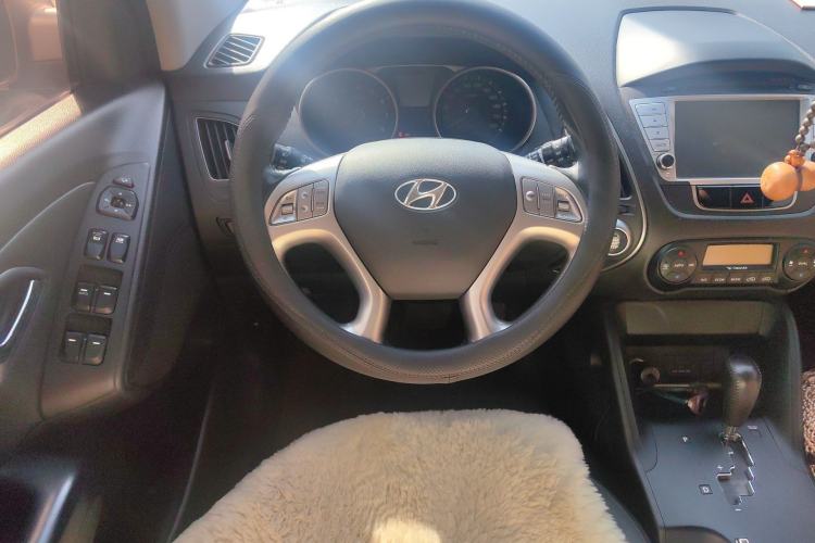 Used Hyundai ix35 2013 2.0L Automatic Two-Wheel Drive Smart GLS China IV Standard
