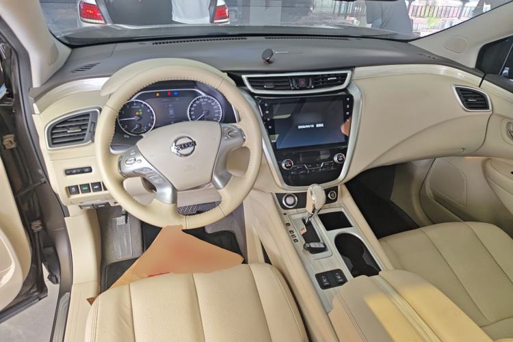 Used Nissan Murano 2019 2.5L XL Two-Wheel Drive Smart Connect Luxury Edition China VI Standard Center Console