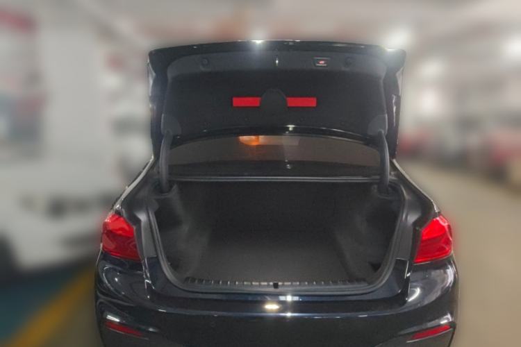 Used BMW 5 Series 2019 525Li M Sport Package Trunk
