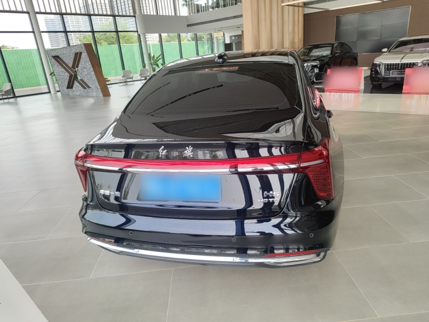 Hongqi H5 2025 2.0T Automatic Flag Edition – 500 000 Units Commemorative Version — снимка 5