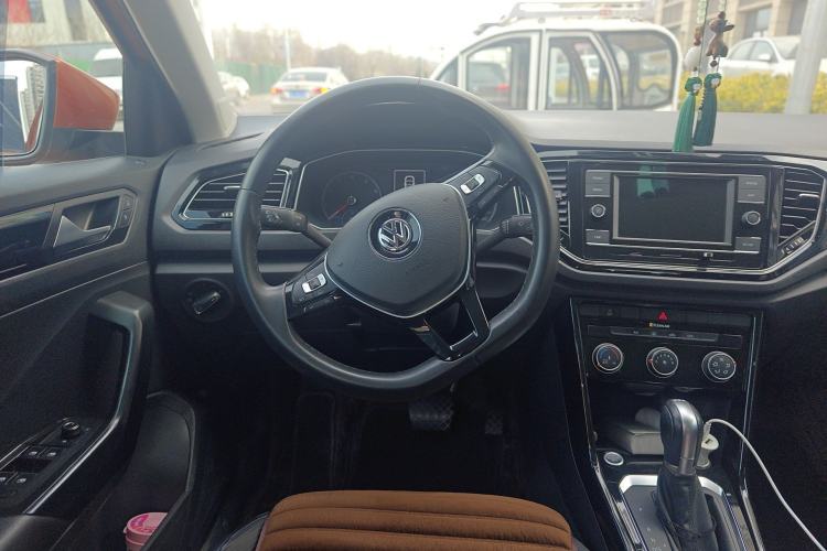 Used Volkswagen T-ROC 2018 280TSI DSG Two-Wheel-Drive Comfort Version China V Standard Steering Wheel