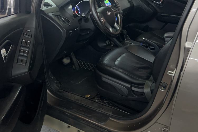 Used Hyundai ix35 2015 2.0L Automatic 2WD Smart Type China IV