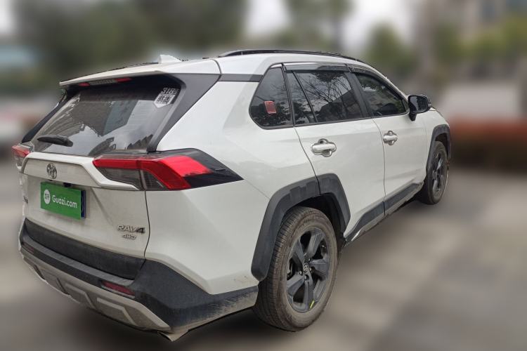 Used Toyota RAV4 2022 2.0L CVT 4x4 Style Plus Edition