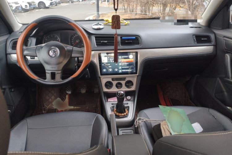 Used Volkswagen Lavida 2013 Revised Classic 1.6L Manual Fashion Edition
