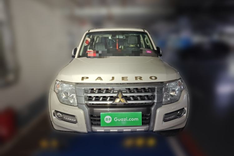 Used Mitsubishi Pajero 2016 3.0L Automatic Prestige Version China V Standard Front