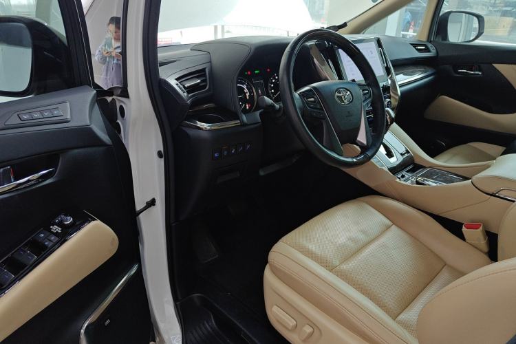 Used Toyota Vellfire 2023 Crown Dual-Engine 2.5L HV Ultimate Edition Driver Seat