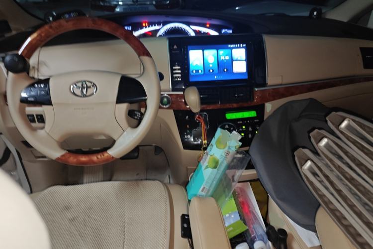 Used Toyota Previa  Center Console