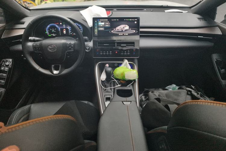Used Toyota Avalon 2024 Dual-Motor 2.0L Luxury Edition Center Console