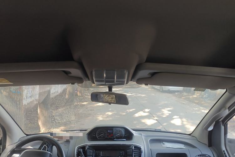 Used SAIC MAXUS Xintu V80 2019 2.5T Classic Model AMT Aoyuntong Long Wheelbase Mid-Roof 7-Seater
