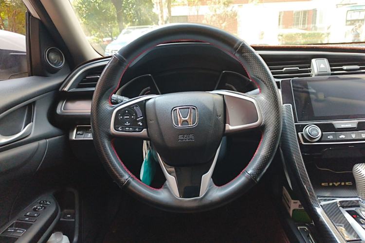 Used Honda Civic 2016 220TURBO CVT Luxury Edition
