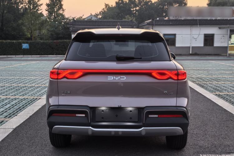 Used BYD Yuan UP 2024 401KM Leading Edition Exterior 4