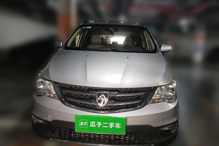 Used Baojun 730 2014 1.8L manual Comfort trim 7-seater