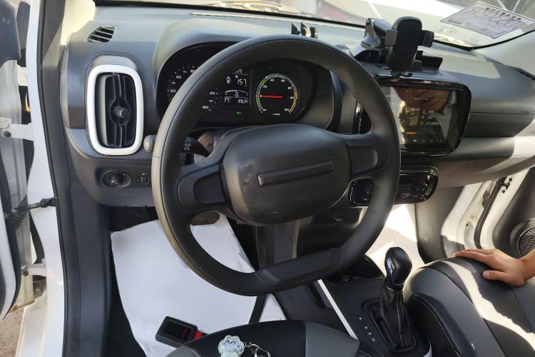 Used Roewe Clever 2022 311km QiQi BoBo Edition Steering Wheel