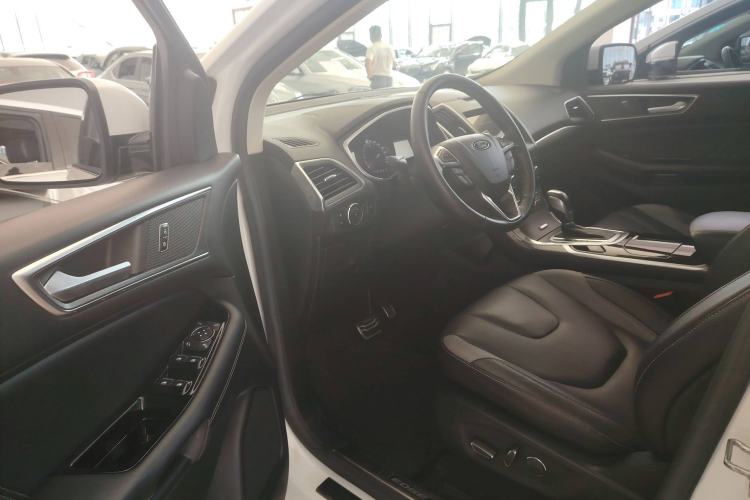 Used Ford Edge 2017 EcoBoost 245 Two-Wheel-Drive Sporty 7-Seater