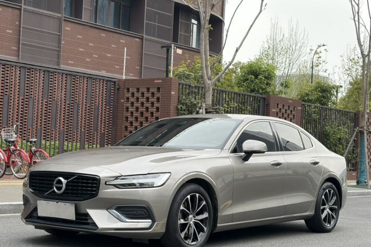 Used Volvo S60 2021 T4 Zhiyi Luxury Edition