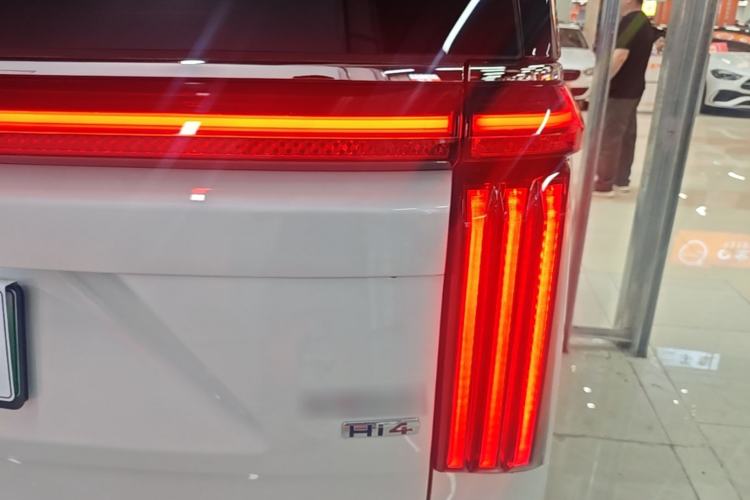 Used Wey Gaoshan 2025 Four-Wheel Drive Alpine 8 Right Rear Taillight