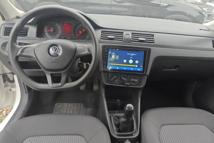 Used Volkswagen Santana 2019 1.5L Manual Fashion Edition China VI Standard Center Console