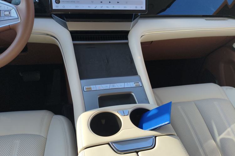 Used BYD Xia 2025 DM-i 1.5T 180km Beyond Edition Gear Lever