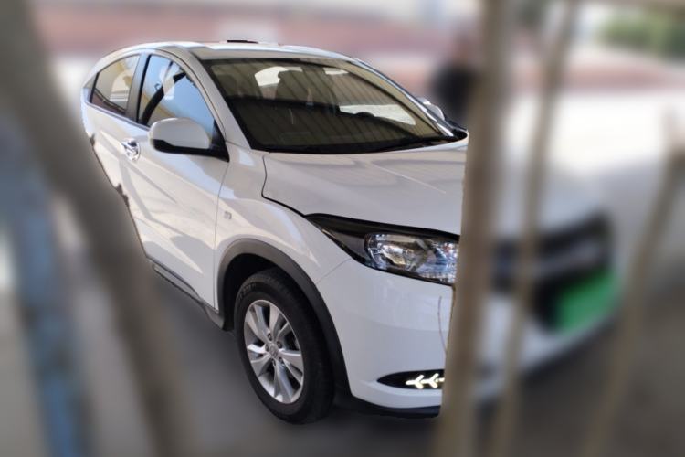 Used Honda Vezel 2017 1.5L CVT 2WD Comfort Model Front Right 45 Deg