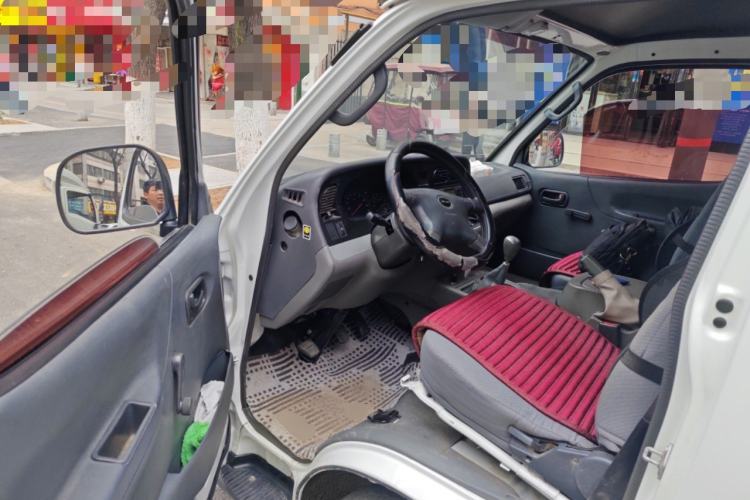 Used Jinbei Hiace 2018 2.0L Fifth-Generation Box Truck Standard Roof 2 Seats 4G21C
