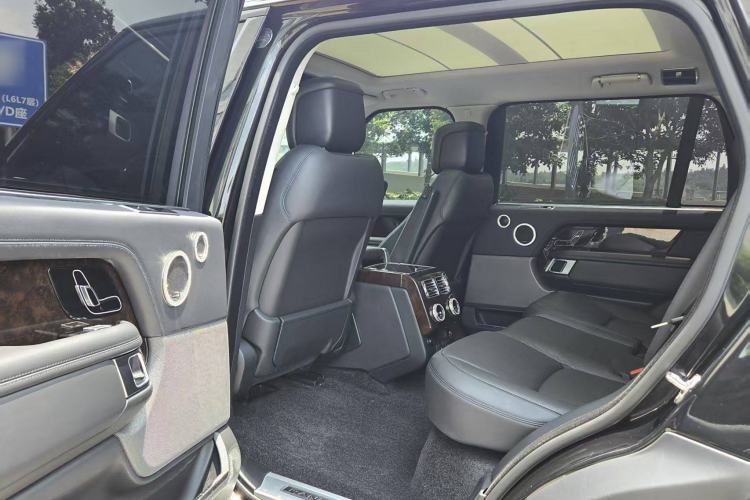 Used Land Rover Range Rover 2021 3.0 L6 Century Extended Classic Edition
