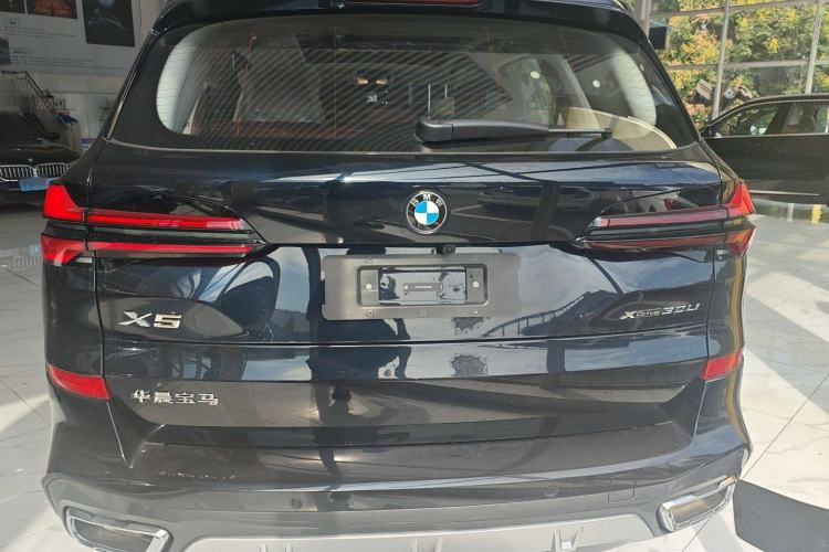 Used BMW X5 2023 xDrive 30Li Luxury M Sport Package