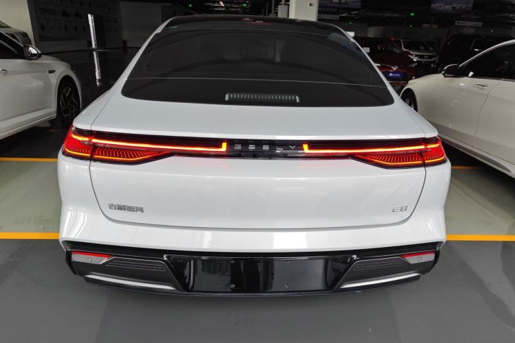 Used Geely Galaxy E8 2024 550 km Range Rear-Wheel-Drive PRO