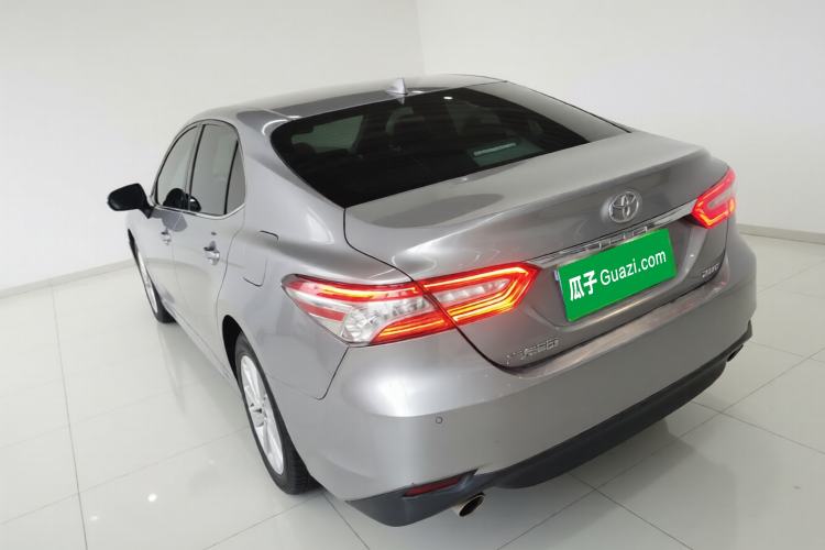 Used Toyota Camry 2021 2.0G Luxury Edition

