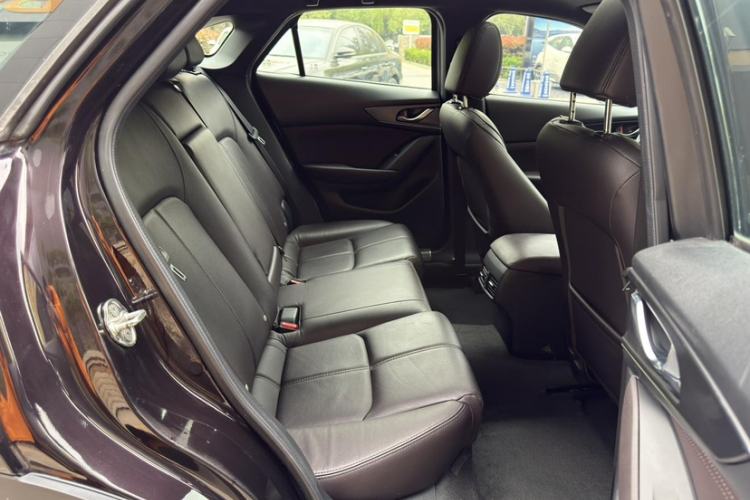 Used Mazda CX-4 2020 2.0L Automatic Two-Wheel Drive Blue Sky Leading Edition Interior 9