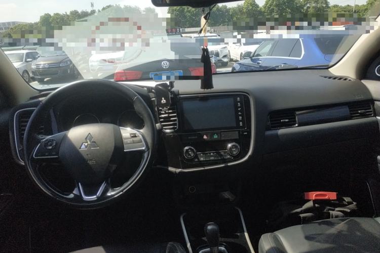 Used Mitsubishi Outlander 2019 2.0L Two-Wheel Drive Comfort Edition 5 Seats China V Standard
