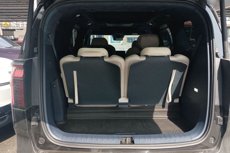 Used Zeekr 009 2022 WE Edition
