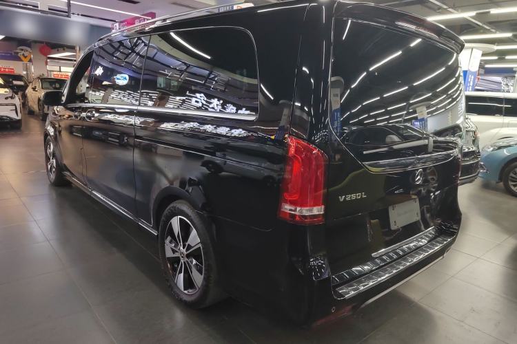 Used Mercedes-Benz V-Class 2020 V 260 L Long-wheelbase Luxury Edition Exterior 2