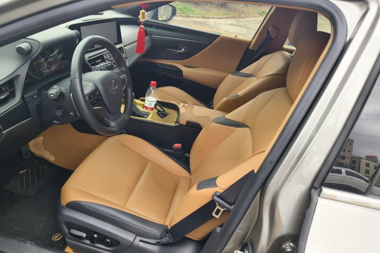 Used Lexus ES 2024 200 Premium Edition

