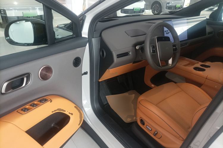 Used Li Auto i8 2025 Model Standard Version
