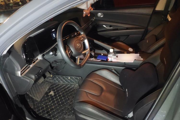 Used Hyundai Elantra 2021 1.5L CVT LUX Prestige Edition
