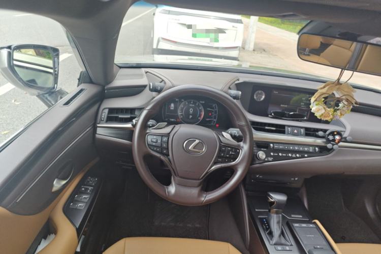 Used Lexus ES 2020 260 Excellence Edition Steering Wheel