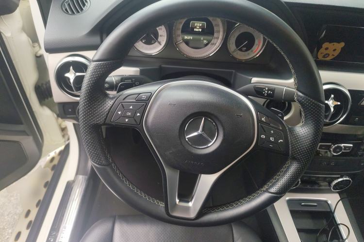 Used Mercedes-Benz GLK-Class 2013 GLK 300 4MATIC Dynamic Sunroof Model