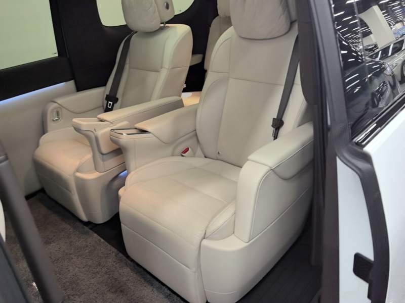 Used Li Auto MEGA 2024 Ultra Model — 16