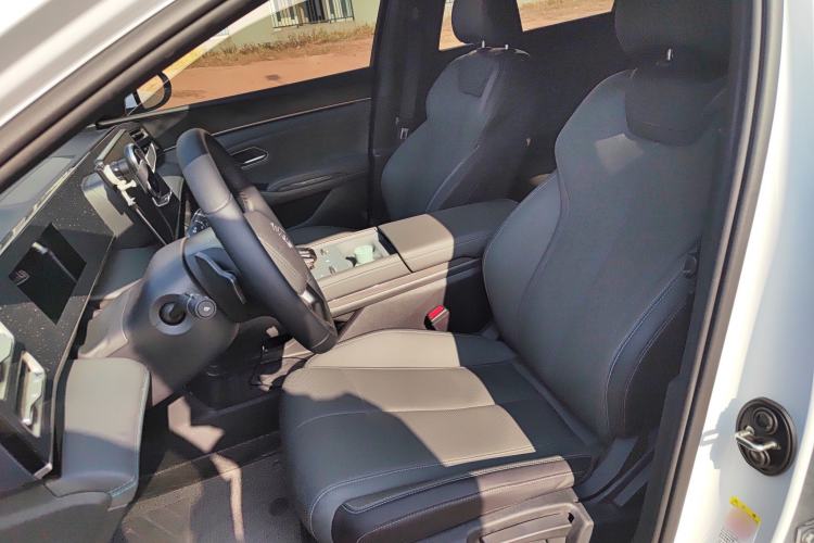 Used BYD Qin L 2025 DM-i Smart Drive 80KM Leading Model
