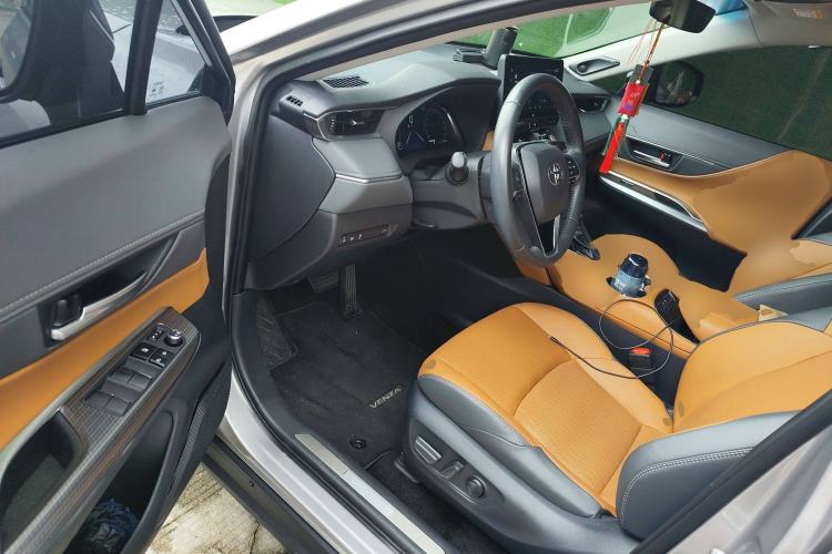 Used Toyota Venza 2023 2.5L Smart Electric Hybrid Dual-Drive Prestige Version Driver Seat