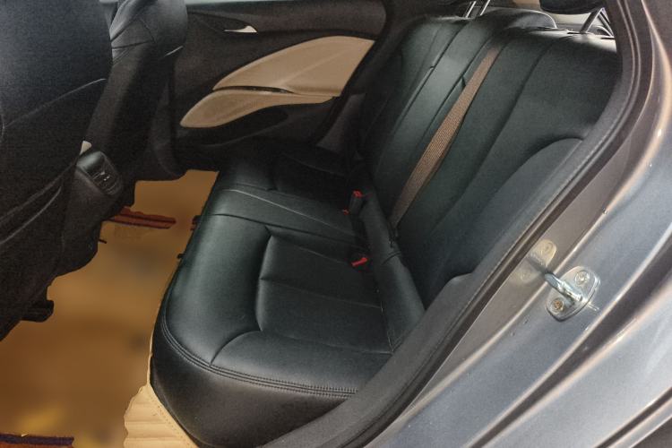 Used Buick Velite 6 2020 Plug-in Hybrid Connected Fashion Model Left Rear Seat