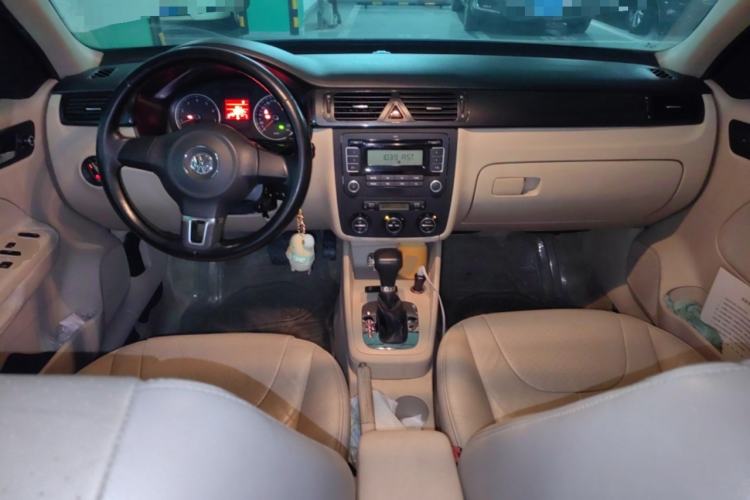 Used Volkswagen Bora 2012 1.4T Automatic Luxury Version Center Console