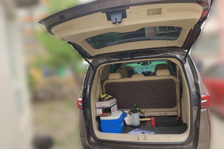 Used Buick GL8 2023 Facelifted Land Cruiser Executive Luxury Version Trunk