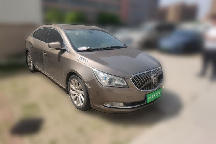 Used Buick LaCrosse 2013 2.4L SIDI Luxury Comfort Edition Front Right 45 Deg