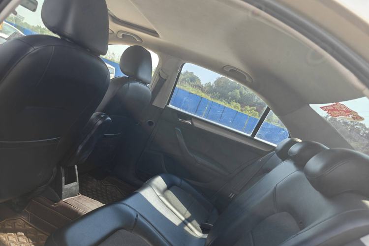 Used Volkswagen Santana 2013 1.6L Automatic Comfort Edition Interior 7